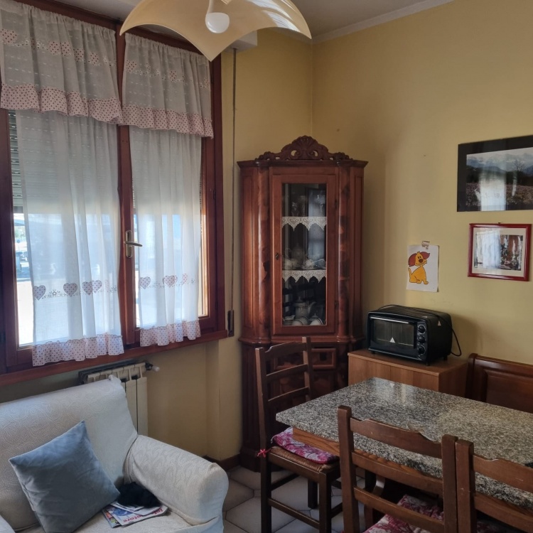 empoli appartamento in vendita di 5 vani con cucina abitabile