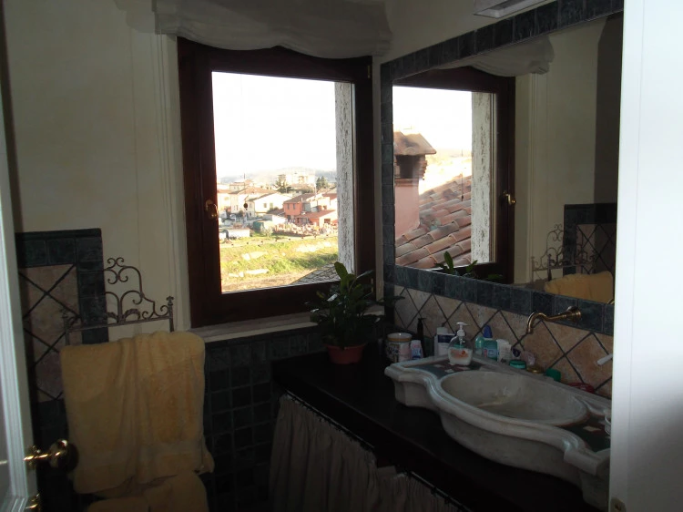 Terratetto a capraia fiorentina rustico pressi stazione bagno panoramico