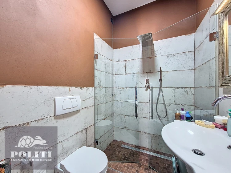 Spazioso Bagno Appartamento Prestigioso con ottime finiture e giardino privato zona centrale residenziale Empoli