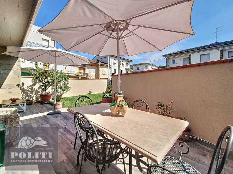 Veranda abitabile Appartamento Prestigioso con ottime finiture e giardino privato zona centrale residenziale Empoli