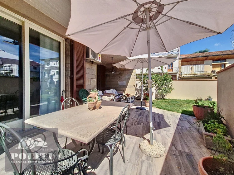 Veranda abitabile Appartamento Prestigioso con ottime finiture e giardino privato zona centrale residenziale Empoli