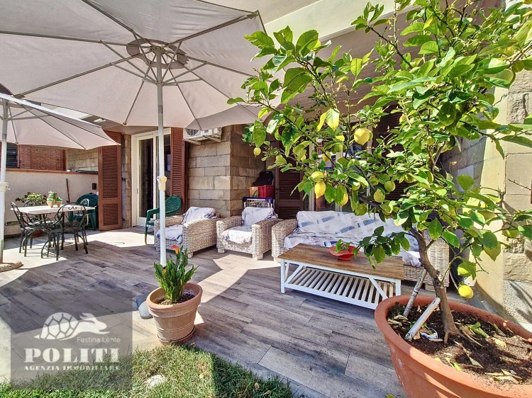 Veranda abitabile Appartamento Prestigioso con ottime finiture e giardino privato zona centrale residenziale Empoli