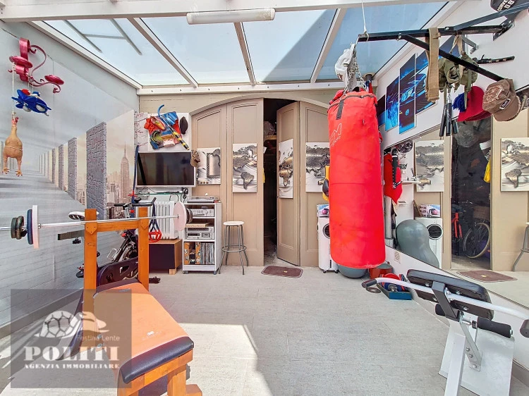 Palestra Privata Appartamento Prestigioso con ottime finiture e giardino privato zona centrale residenziale Empoli