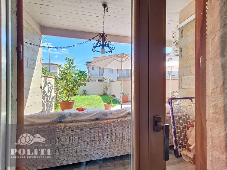 Ampio Salone e Zona Living Appartamento Prestigioso con ottime finiture e giardino privato zona centrale residenziale Empoli