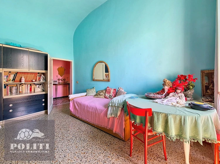 Camera da letto Appartamento spazioso Empoli zona Piazza della Vittoria