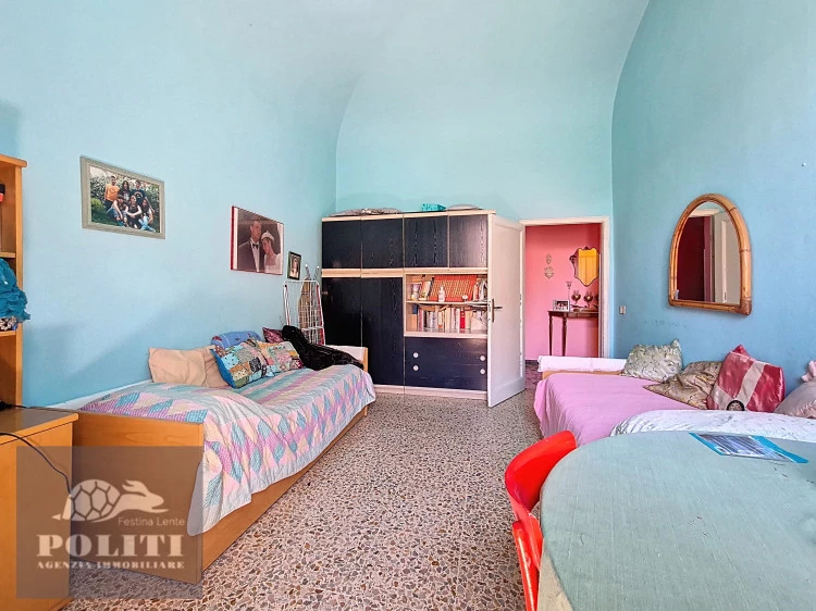 Camera da letto Appartamento spazioso Empoli zona Piazza della Vittoria