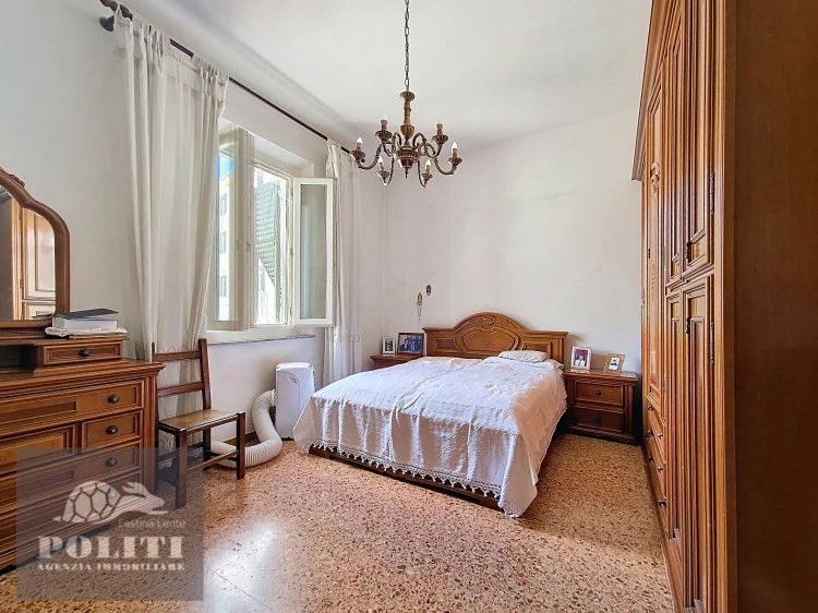 Camera da letto Appartamento spazioso Empoli zona Piazza della Vittoria