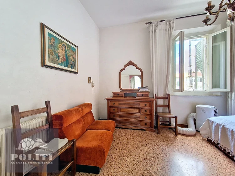 Camera da letto Appartamento spazioso Empoli zona Piazza della Vittoria