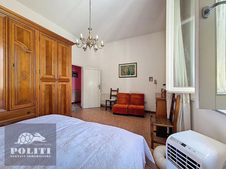 Camera da letto Appartamento spazioso Empoli zona Piazza della Vittoria
