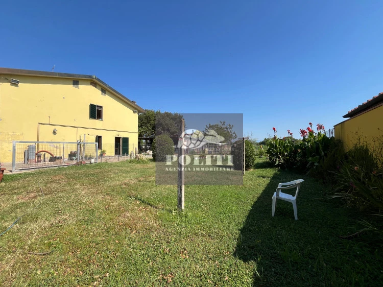 terratetto unifamiliare su due livelli san miniato basso con ampio giardino privato