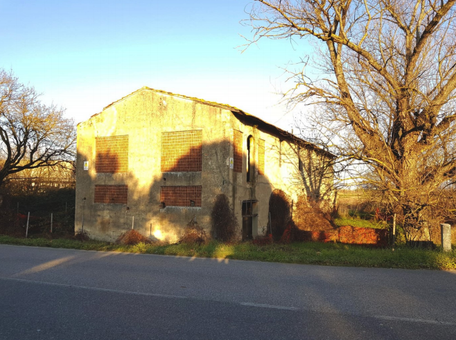 empoli-zona-industriale-colonica-in-vendita