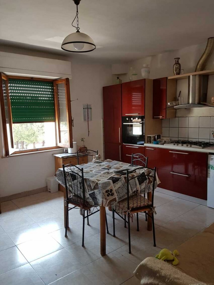 empoli-periferia-ampio-bilocale-con-studio