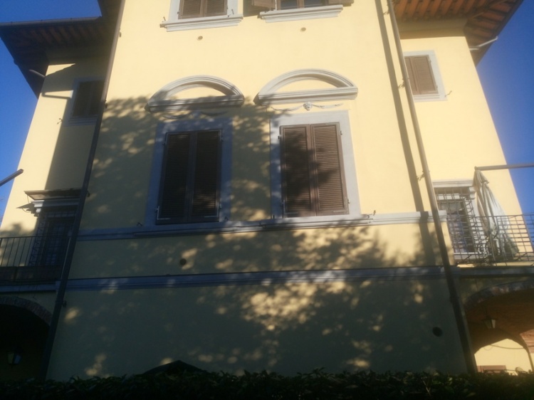 montelupo-fiorentino-vendesi-appartamento-villa-antinori-la-facciata