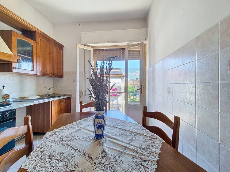 empoli vendita casa di 5 vani piccolo condominio vista da cucina