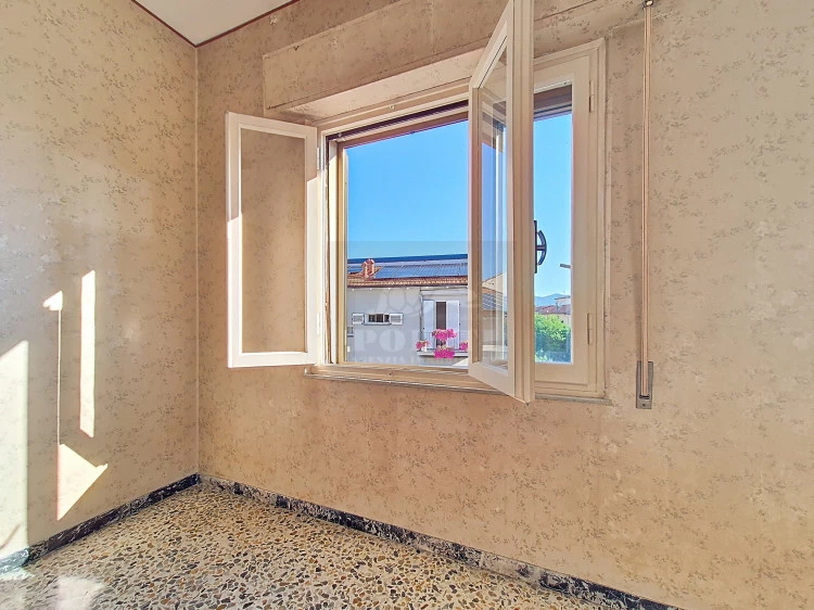 empoli vendita casa di 5 vani piccolo condominio vista dalla camera