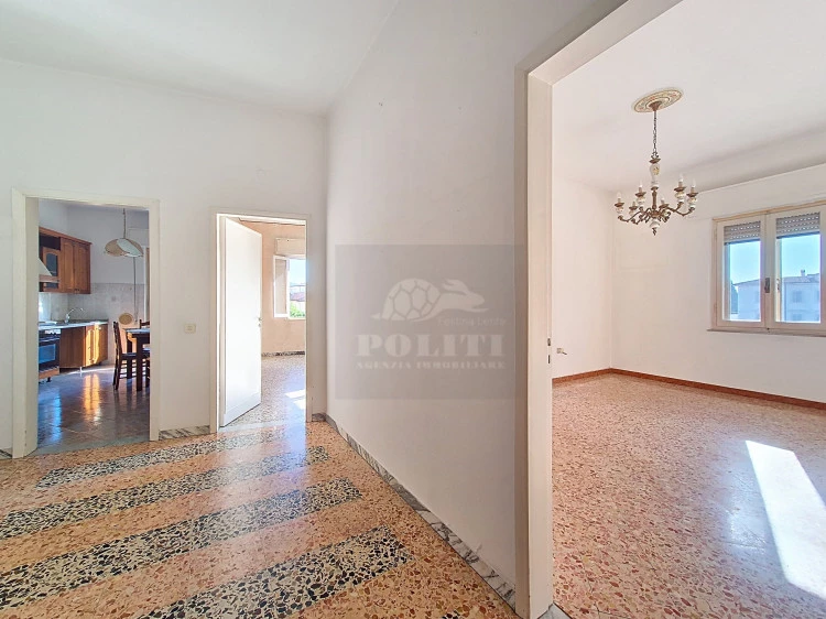 empoli vendita casa di 5 vani piccolo condominio ingresso