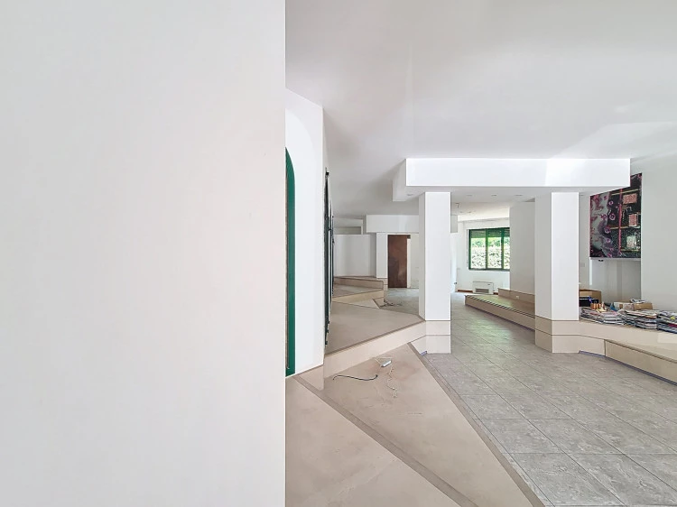 vendesi fondo commerciale ad Empoli molto luminoso le colonne saranno tolte