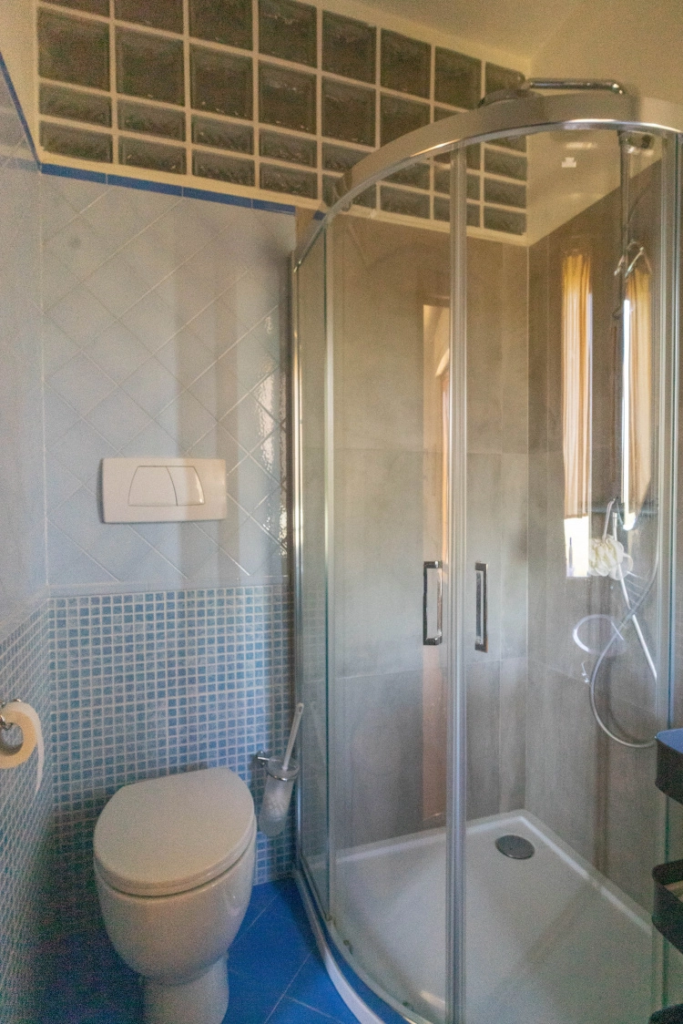 empoli appartamento di 4 vani in vendita con box doccia nel bagno