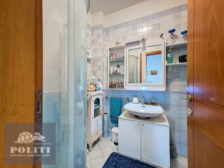 Secondo Bagno Appartamento con Seminterrato abitabile e Giardino Privato a Empoli