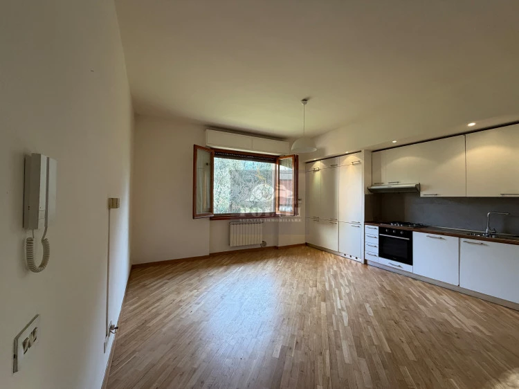 lastra a signa Malmantile 3 vani giardino sala ristrutturato