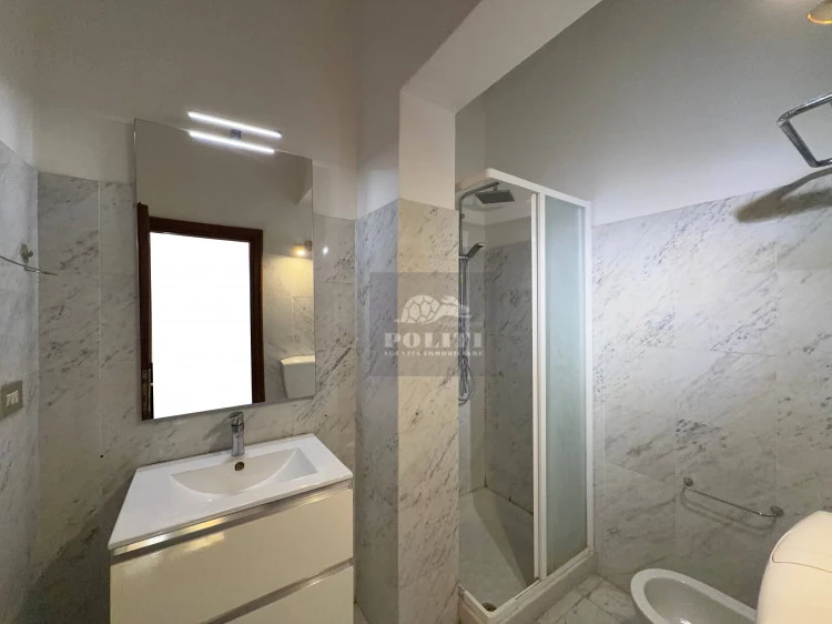 lastra a signa Malmantile 3 vani giardino ristrutturato bagno