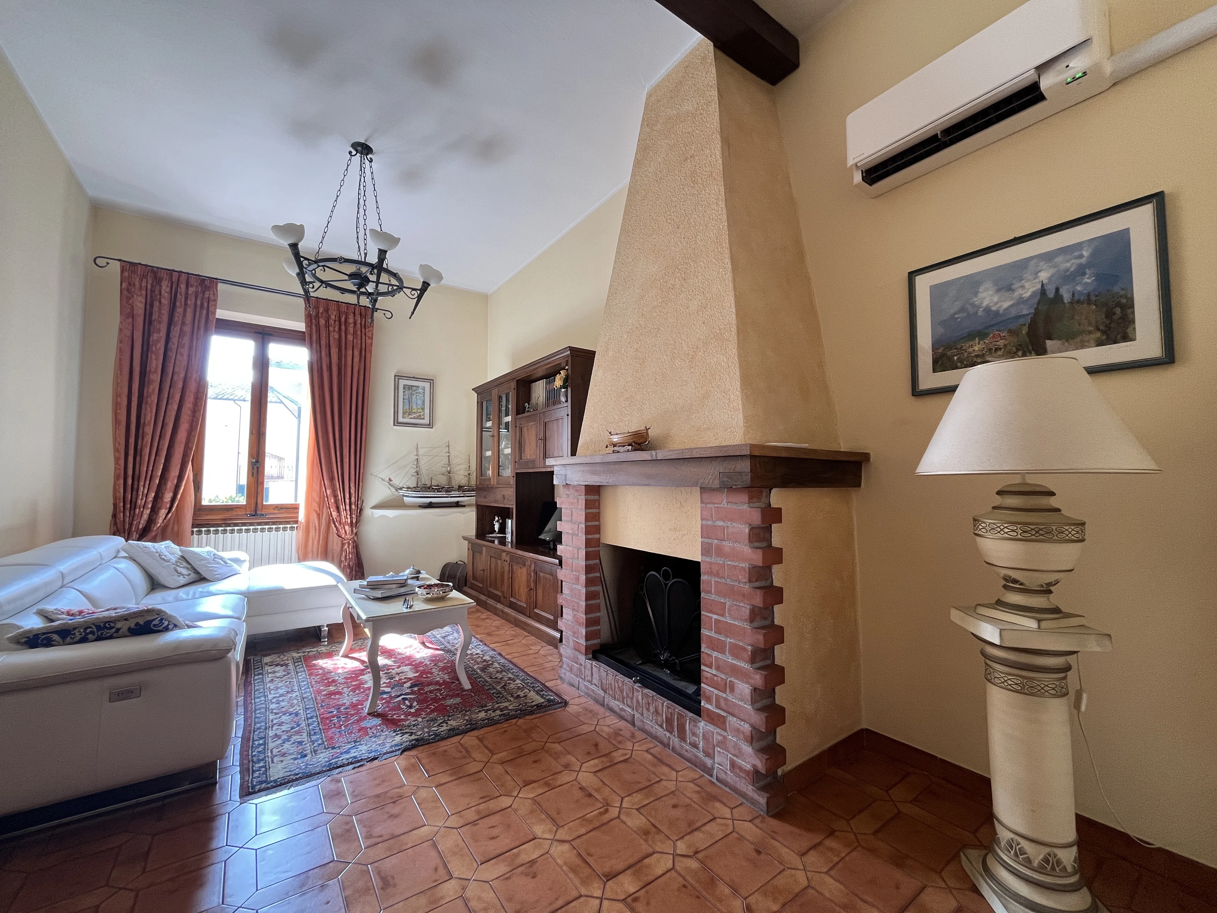 Appartamento signorile in ottima zona Castelfiorentino con giardino privato e posto auto