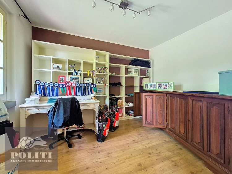 studio per libera professione villa signorile libera su quattro lati con ampio giardino privato a Limite Sull'Arno