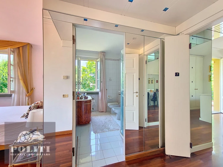 bagno camera da letto villa signorile libera su quattro lati con ampio giardino privato