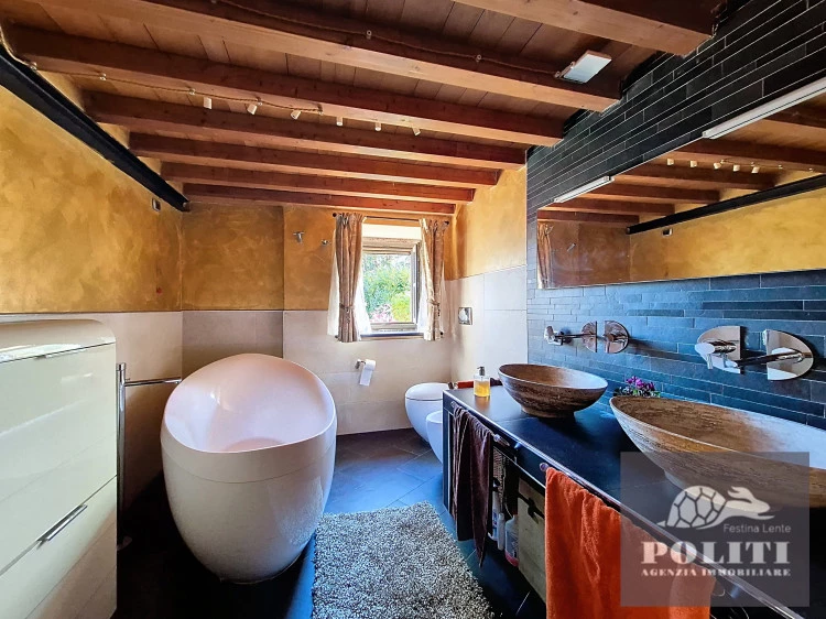 montespertoli colonica in vendita con giardino esclusivo bagno
