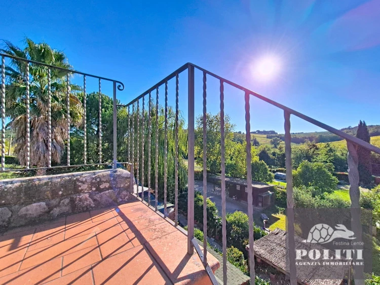 montespertoli colonica in vendita con giardino esclusivo terrazzo
