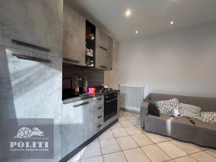 Ampia cucina e salone vivibili Bilocale a Limite sull'Arno con ampio terrazzo panoramico vivibile