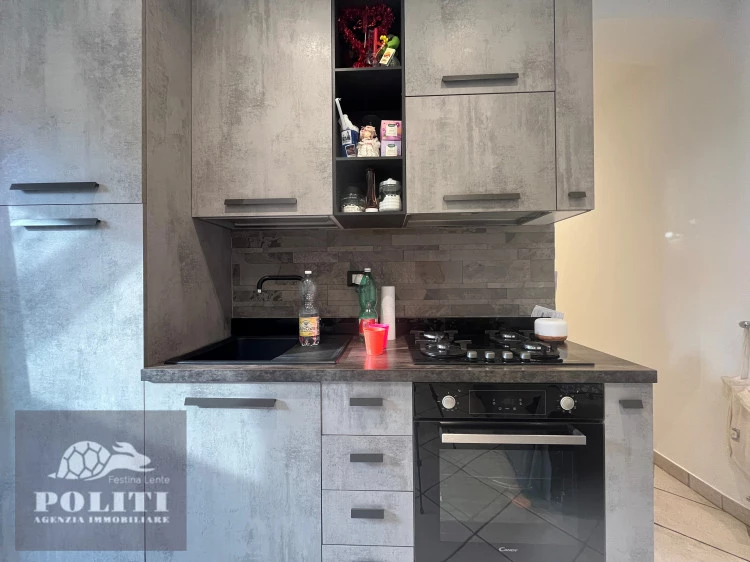 Ampia cucina e salone vivibili Bilocale a Limite sull'Arno con ampio terrazzo panoramico vivibile