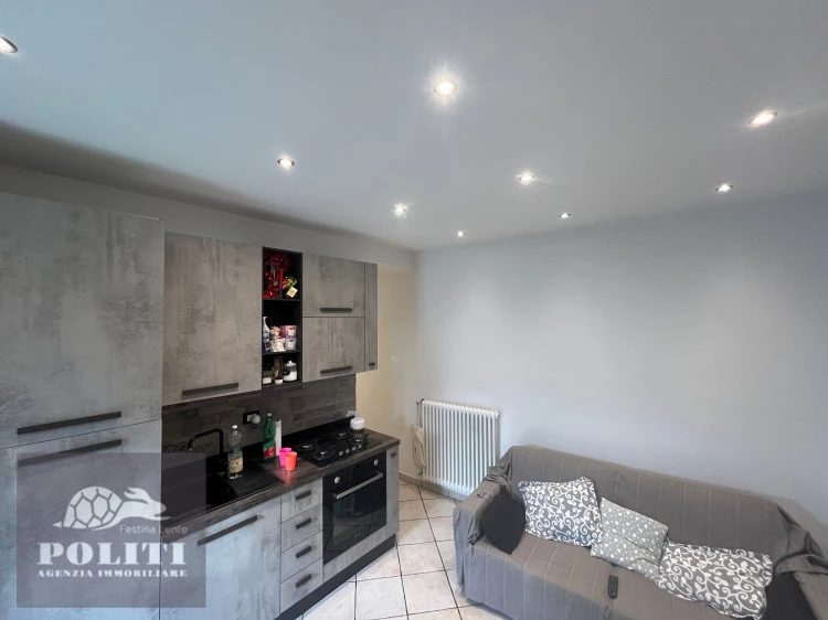Ampia cucina e salone vivibili Bilocale a Limite sull'Arno con ampio terrazzo panoramico vivibile