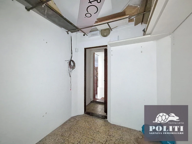 fondo commerciale in vendita via ridolfi empoli ottimo interno porta blindata