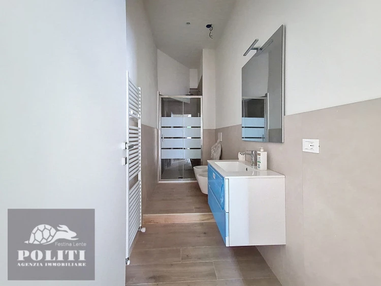 bagno principale casa cinque vani Empoli zona stazione