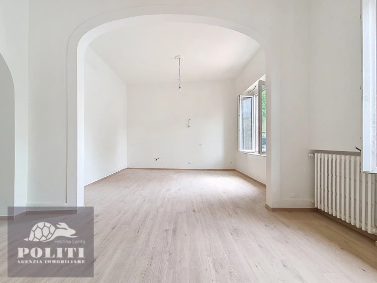 luminoso open space casa cinque vani Empoli zona stazione
