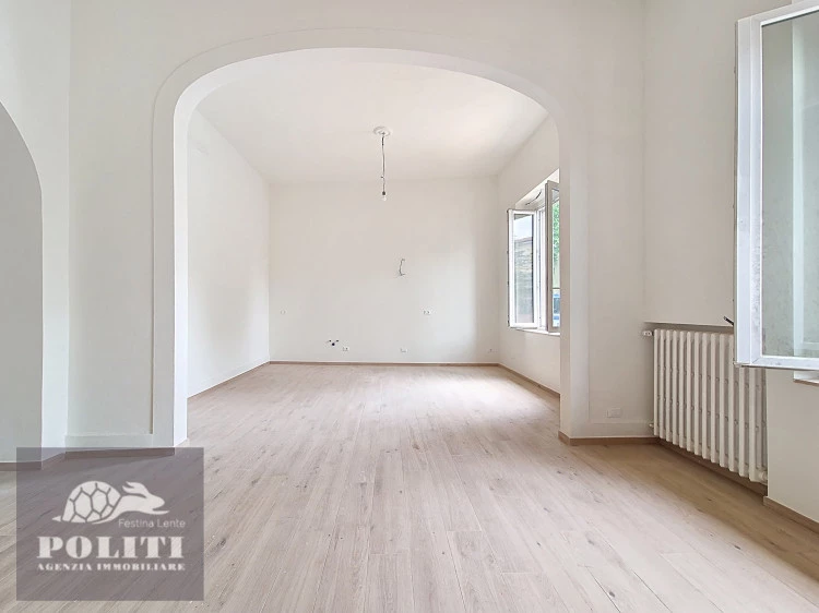 luminoso open space casa cinque vani Empoli zona stazione