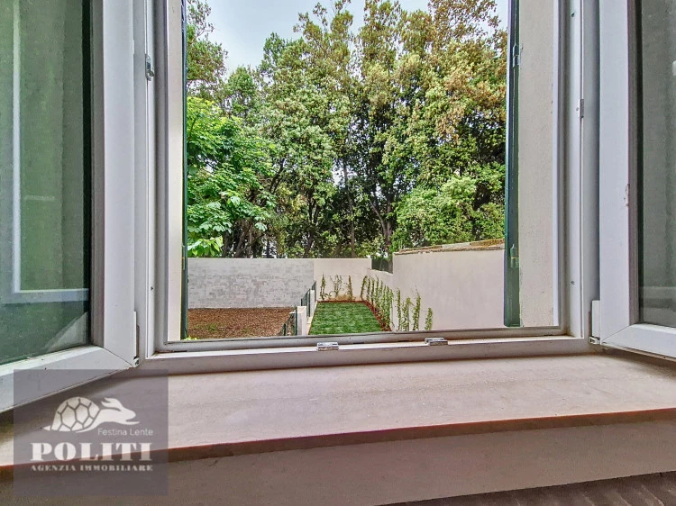 camera con vista su giardino appartamento Empoli a due passi dalla stazione