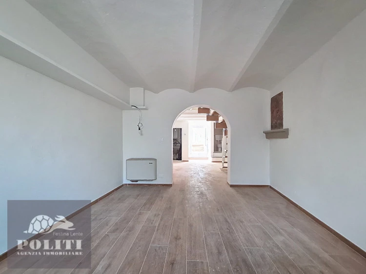 ampia taverna open space appartamento Empoli a due passi dalla stazione