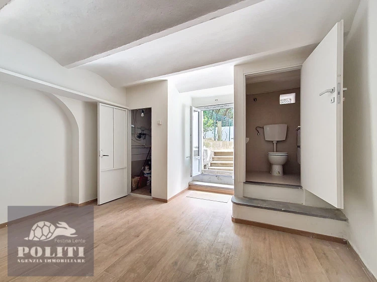 ampia taverna open space appartamento Empoli a due passi dalla stazione