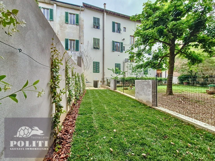cinque vani Empoli a due passi dalla stazione con giardino privato