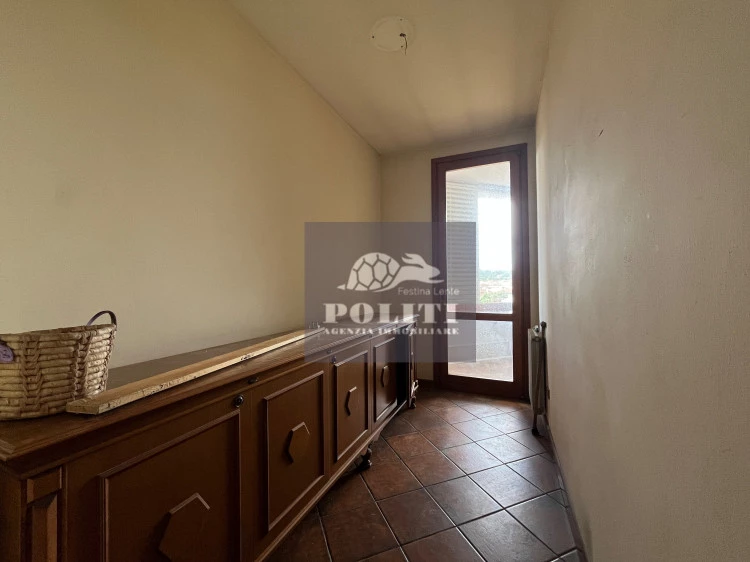 Appartamento signorile luminoso 155 mq frazione San Miniato con tre camere due bagni due terrazzi ascensore e garage privato