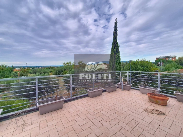 Ampio terrazzo abitabile villa bifamiliare ottima zona residenziale montelupo fiorentino