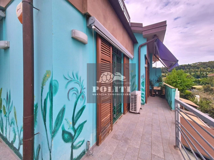 Ampio terrazzo abitabile villa bifamiliare ottima zona residenziale montelupo fiorentino