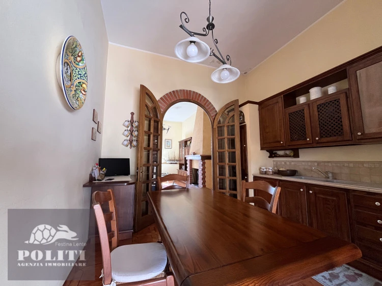 Appartamento signorile in ottima zona Castelfiorentino con giardino privato e posto auto