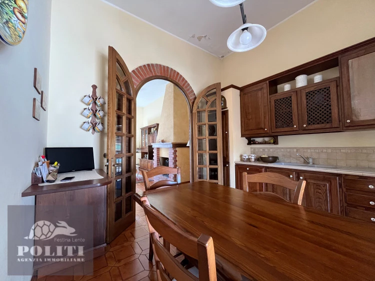 Appartamento signorile in ottima zona Castelfiorentino con giardino privato e posto auto