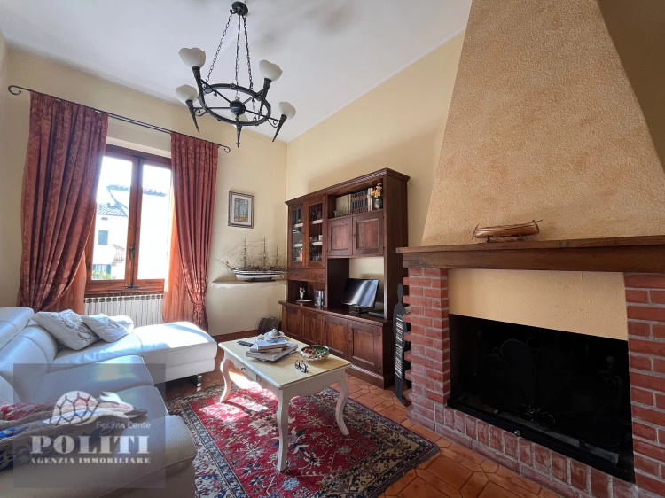 Appartamento signorile in ottima zona Castelfiorentino con giardino privato e posto auto