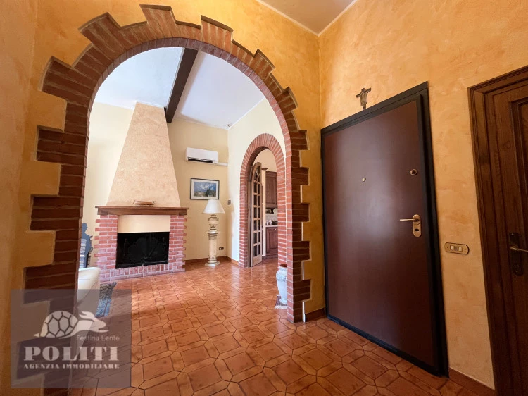 Appartamento signorile in ottima zona Castelfiorentino con giardino privato e posto auto