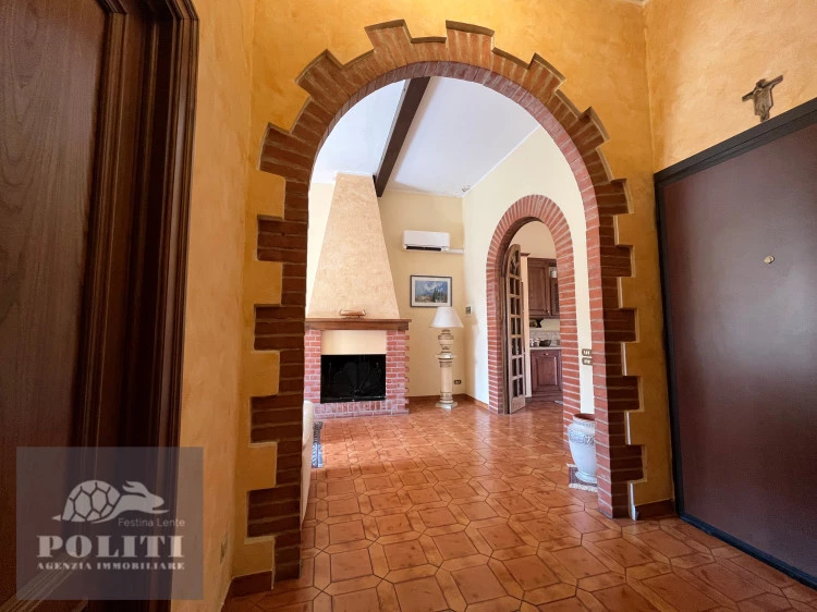 Appartamento signorile in ottima zona Castelfiorentino con giardino privato e posto auto