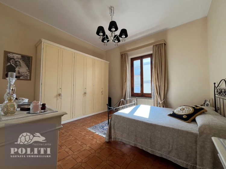 Appartamento signorile in ottima zona Castelfiorentino con giardino privato e posto auto
